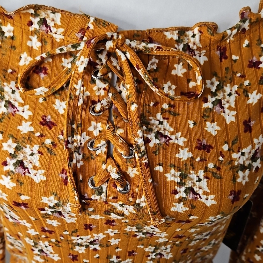 Chic Floral Long Sleeve Blouse in Mustard - Picture 2 of 5